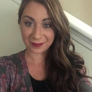 Meet your Posher, Laura